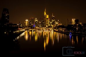 Frankfurt am Main Skyline bei Nacht